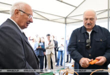 Photo of Lukashenko explains when he may eat at former McDonald’s restaurant