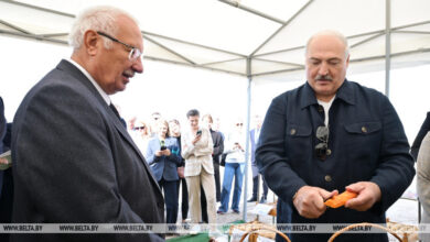Photo of Lukashenko explains when he may eat at former McDonald’s restaurant