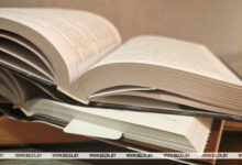 Photo of «Чытаем па-беларуску». Медыйныя персоны агучылі знакамітыя радкі, ролікі набіраюць папулярнасць у Сетцы